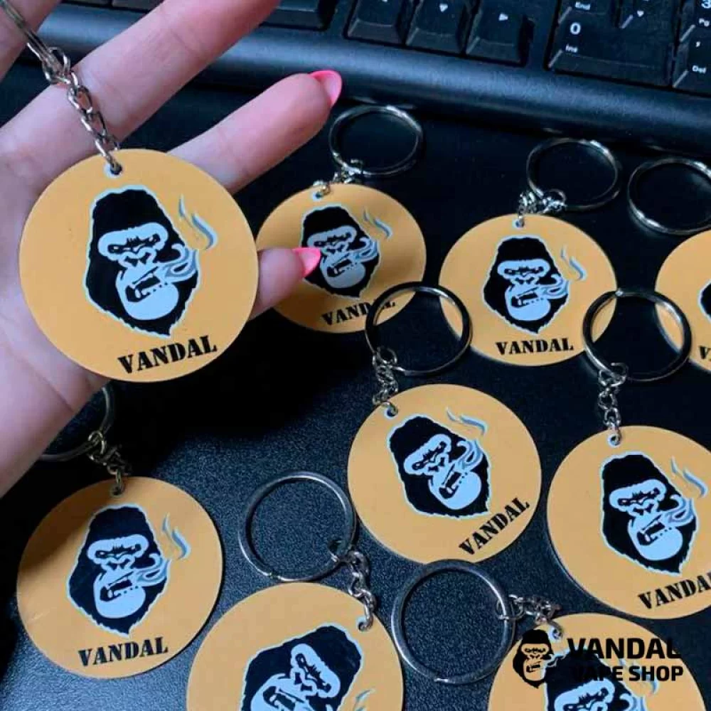 Фирменный брелок Vandal Vape в жёлтом цвете Фирменный брелок Vandal Vape в жёлтом цвете