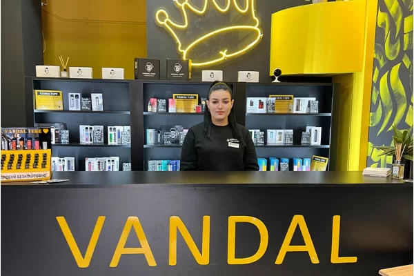 Черновцы, ул. Ивана Франка, 9