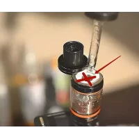 Как правильно заправлять жидкость в электронную сигарету?