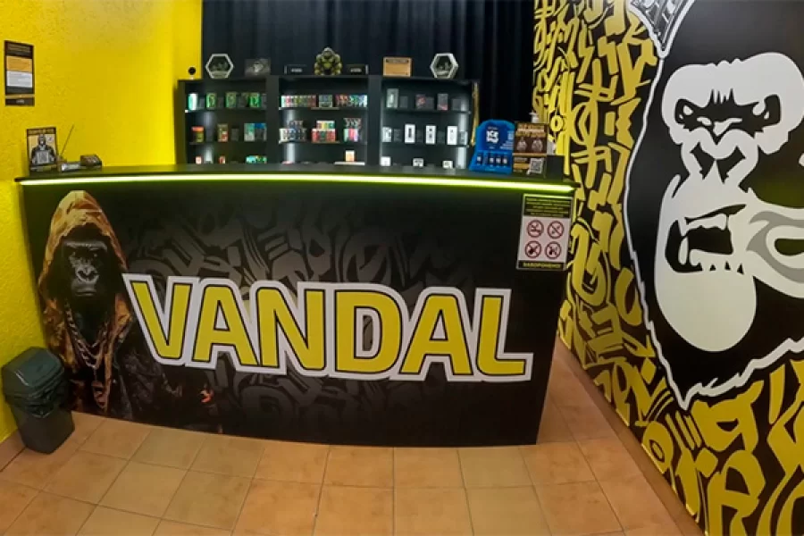 м. Глибока, вул. Залізнична, 11а