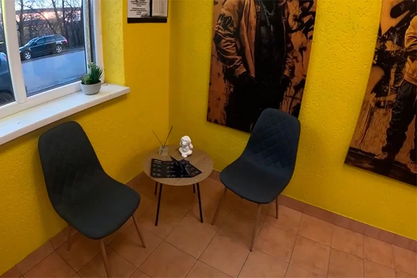 м. Глибока, вул. Залізнична, 11а