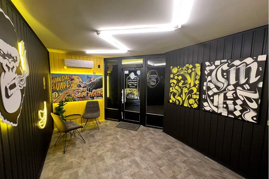 Черновцы, ул. Комарова, 30Б